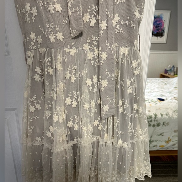 Women’s dress in excellent condition. - Picture 3 of 4